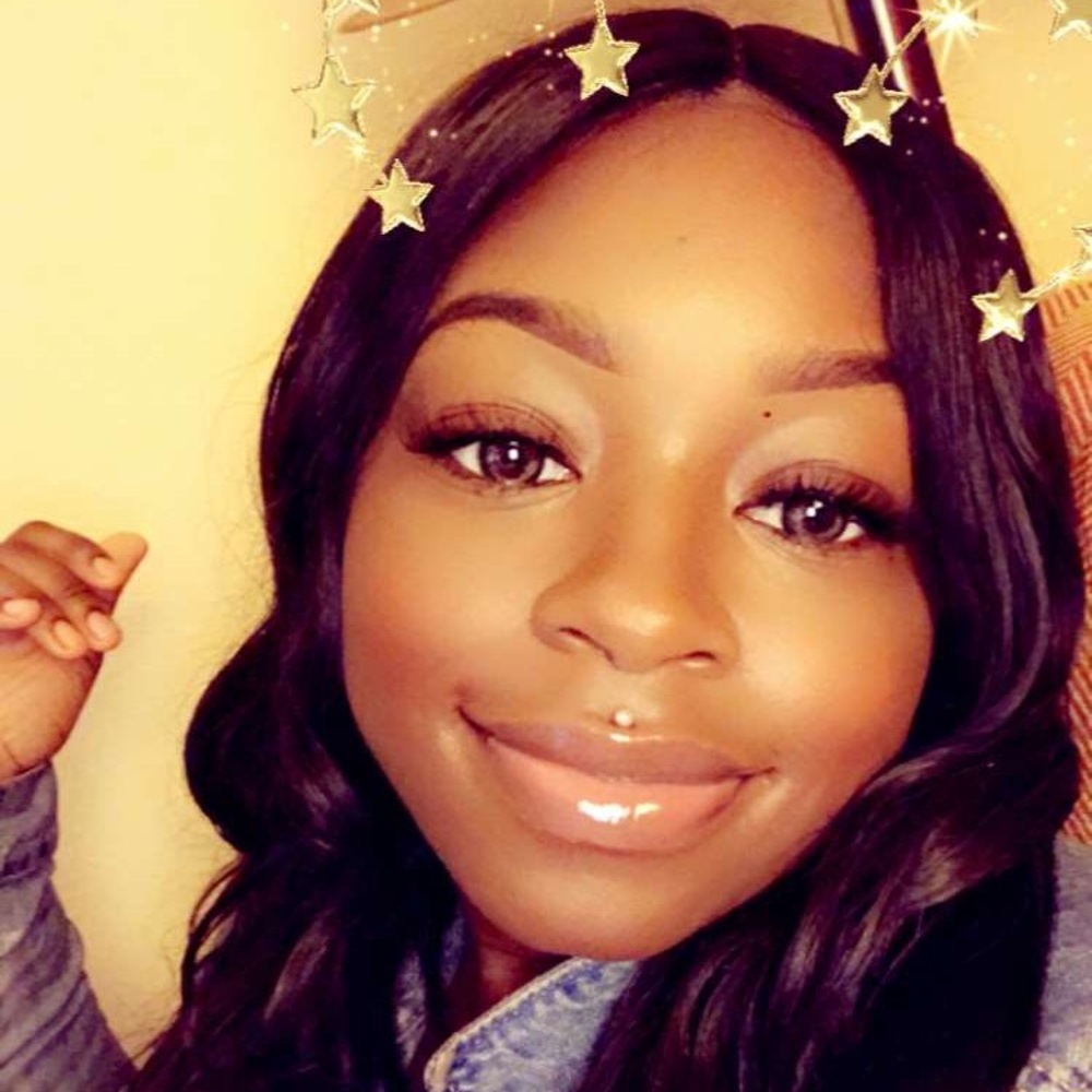 Meet your Posher, Monique
